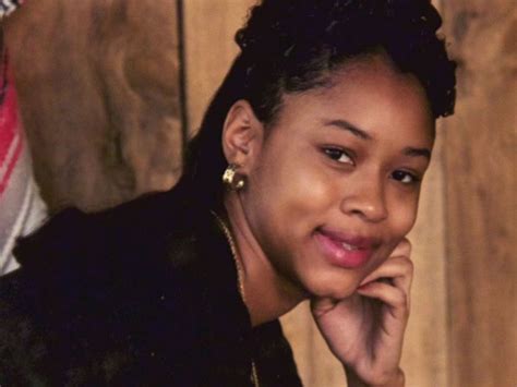 Avis Pictures and Videos & similar of @avislovee  .